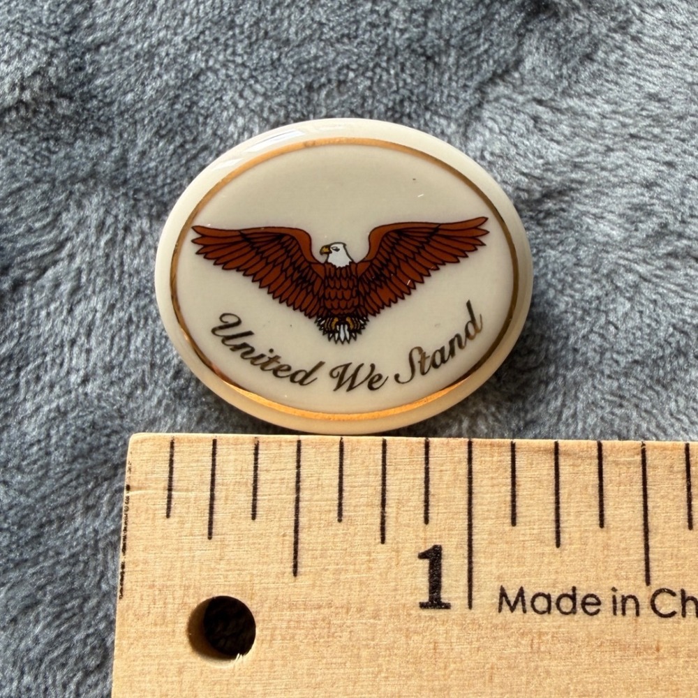 Lenox USA United We Stand Eagle Porcelain Brooch Pin Gold Trim Patriotic Cream - Picture 3 of 3